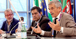 file/ELEMENTO_NEWSLETTER/14300/Chiamparino_Toti_Maroni_120915.gif