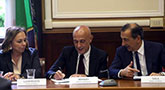 file/ELEMENTO_NEWSLETTER/16646/Minniti_Marco_180517_con_Sala.jpg