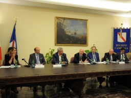 file/ELEMENTO_NEWSLETTER/19903/riunioneCampania_zonerosse_areaVesuvioprotocollo_20190619.jpg