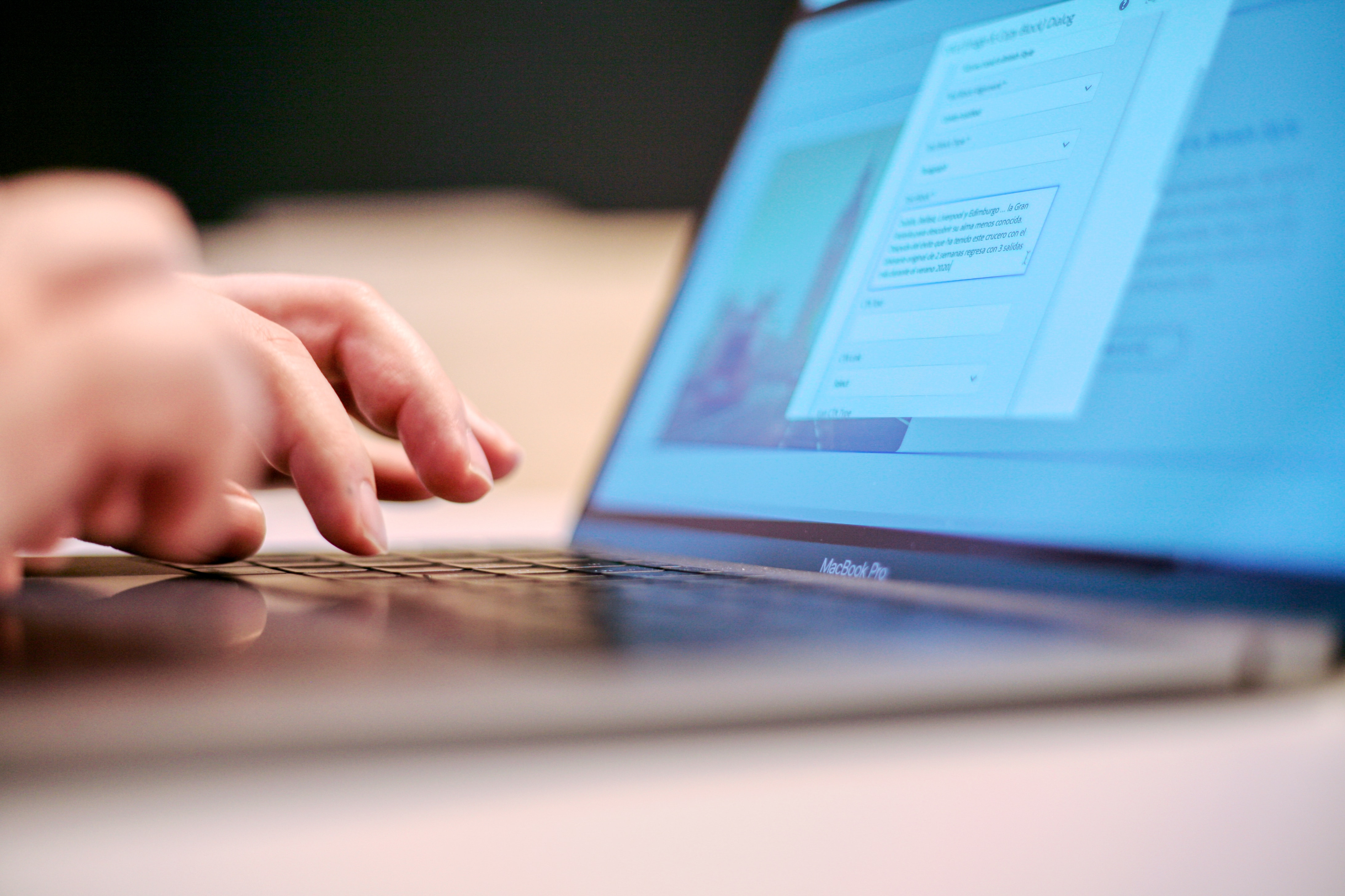 file/ELEMENTO_NEWSLETTER/20584/man-at-work.jpg
