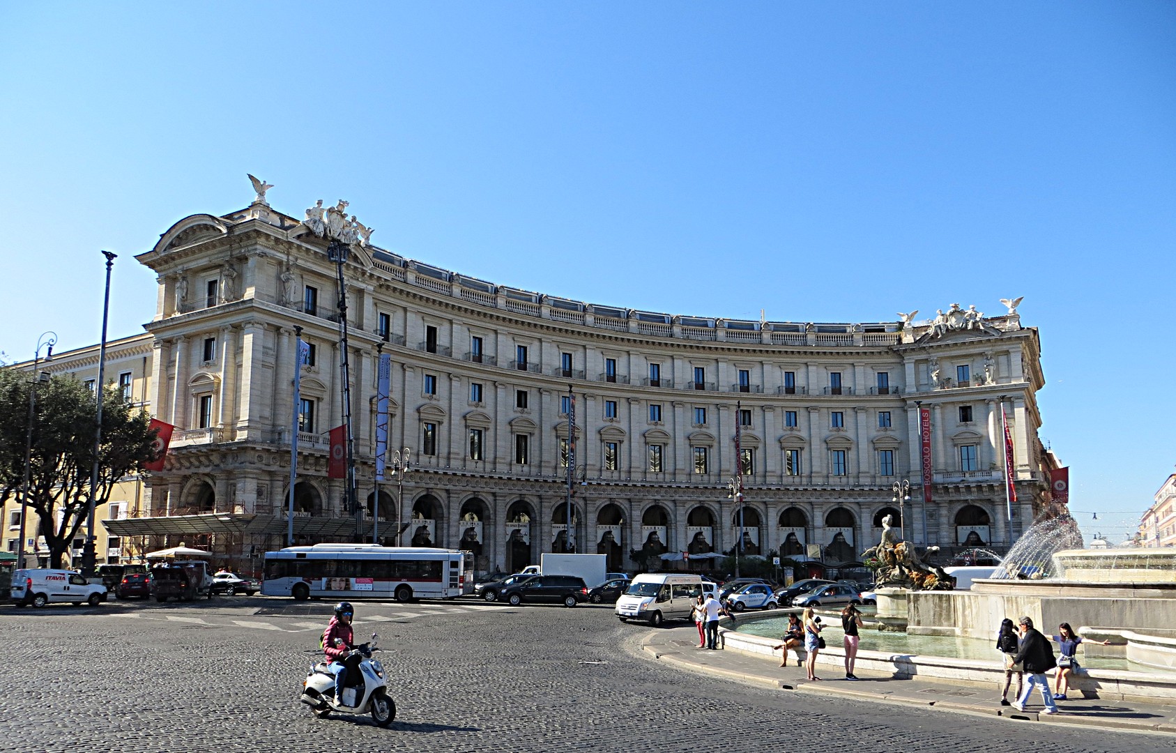 file/ELEMENTO_NEWSLETTER/21560/Piazza_della_Repubblica_-_panoramio_(5).jpg