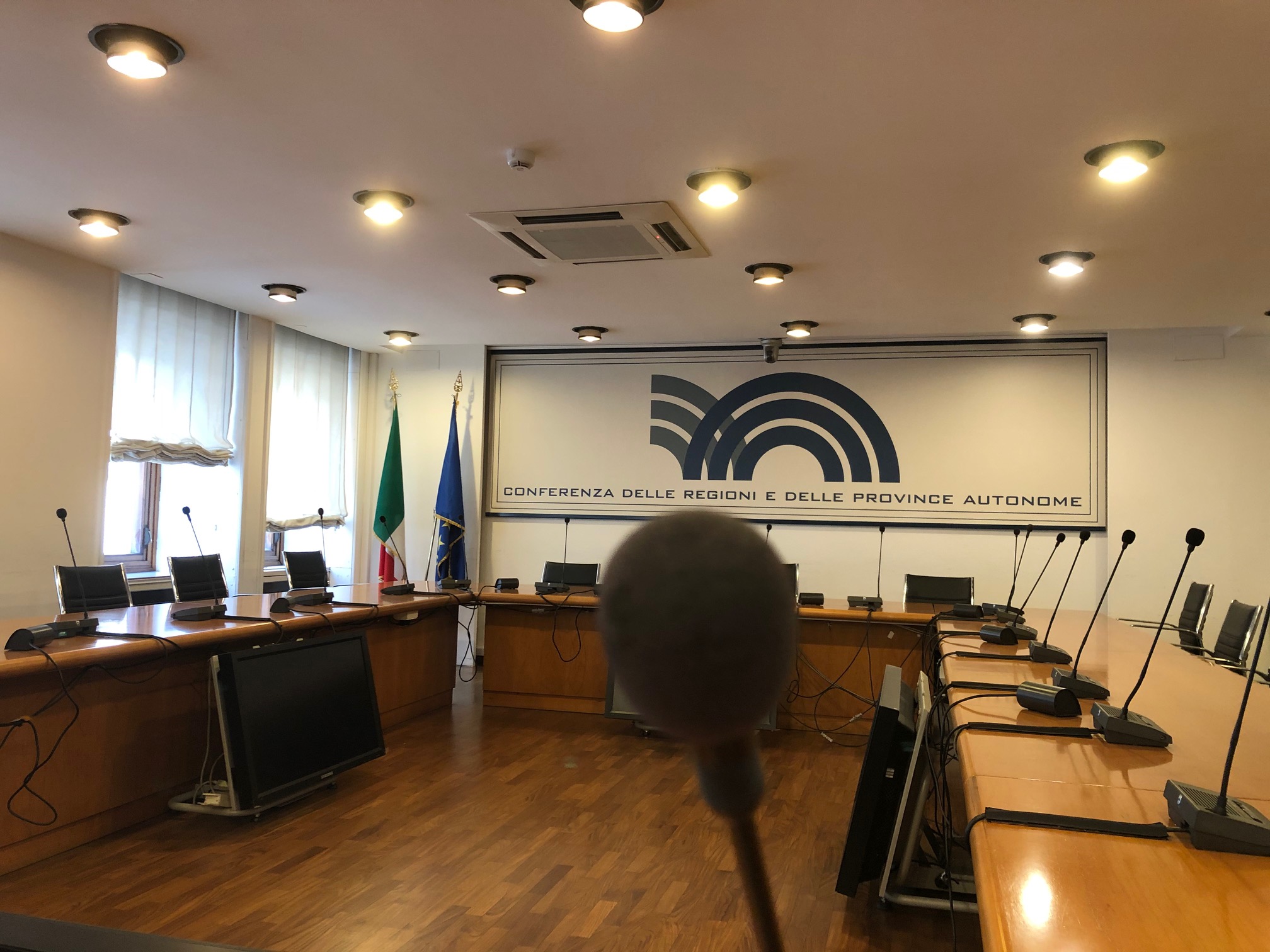 file/ELEMENTO_NEWSLETTER/21728/Conferenza_Regiomi_sala_vuota_c_29092020.jpg