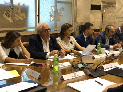 Non autosufficienza: serve riparto fondi