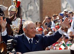 Il Presidente Ciampi alla Parata Militare, in occasione della Festa della Repubblica. 
